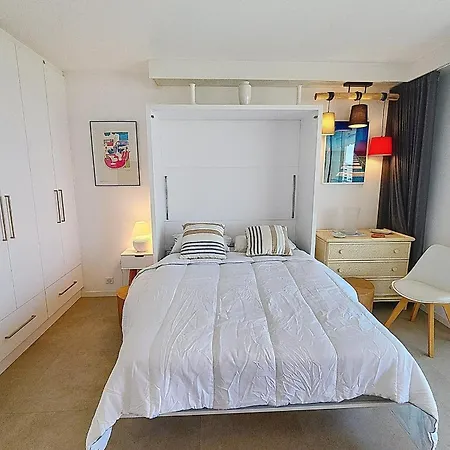 Vakantiehuis Henri Camille Real Estate -armor - Sea View Big Terrace Sunny 1 Bedroom