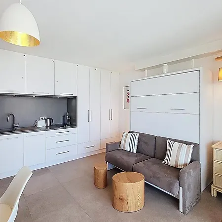 Vakantiehuis Henri Camille Real Estate -armor - Sea View Big Terrace Sunny 1 Bedroom *